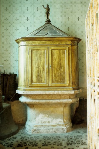 Bottega veneta sec. XX, Fonte battesimale della chiesa di Poleo