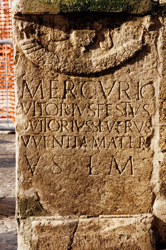 Bottega veneta sec. I-III d.C., Iscrizione romana del campanile