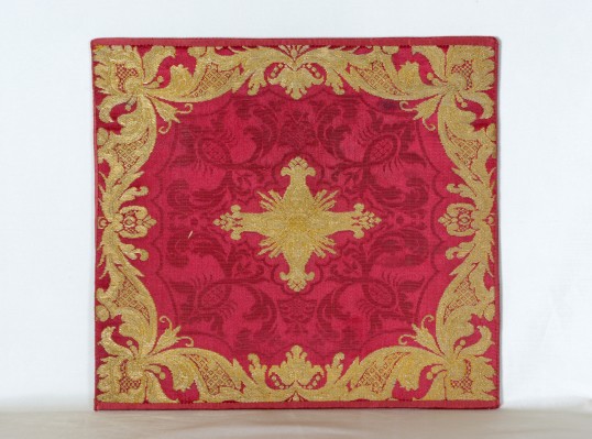Manifattura italiana metà secolo XIX, Borsa di corporale rossa con fiori