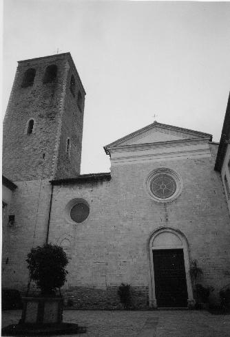 La facciata principale della Chiesa di San Leopardo ad Osimo