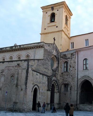 La facciata principale della Chiesa di Madonna di Romania a Tropea 