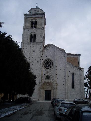 La facciata della cattedrale Santa Maria Assunta   a Fermo