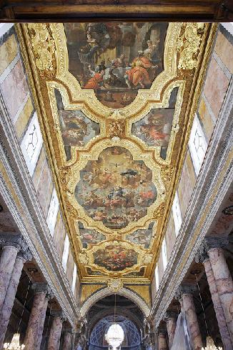 Soffitto ligneo, con decorazioni settecentesche di Carlo Porta da Molfetta