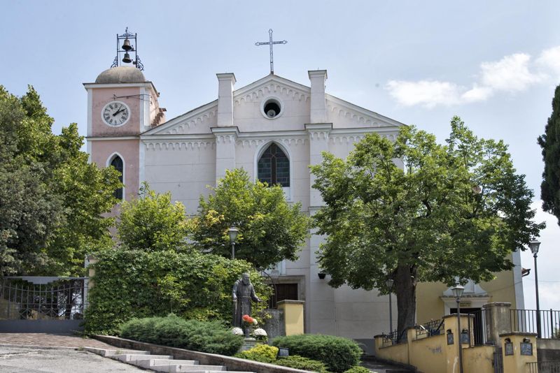 Chiesa di Santa Tecla Vergine e Martire