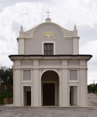 Chiesa della Madonna delle Grazie (Ari)