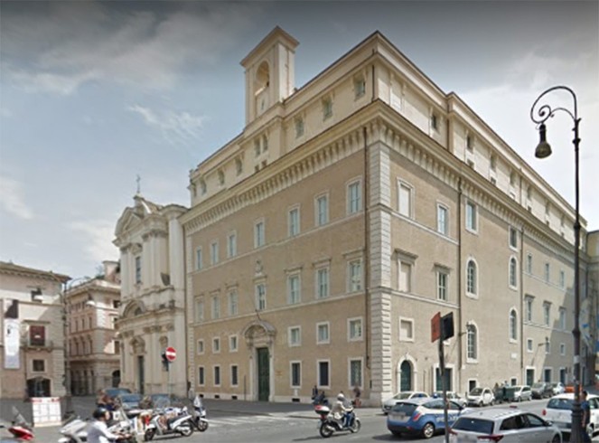  La piazza di Sant'Apollinare con in primo piano il Palazzo del Collegio Germanico con l'attigua Chiesa dopo il recente restauro  