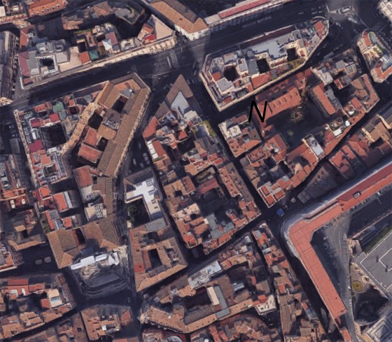  Veduta dal satellite dell'area della Chiesa di San Giovanni della Ficoccia nei pressi di Fontana di Trevi.