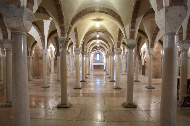  La cripta dell'abbazia, una delle più vaste delle chiese romaniche europee.