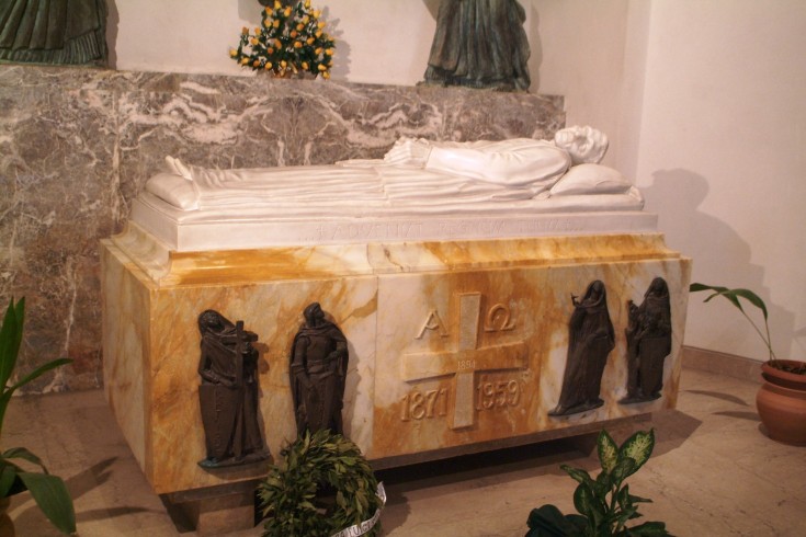  Dettaglio Mausoleo di don Luigi Sturzo nella Chiesa del SS. Salvatore.
