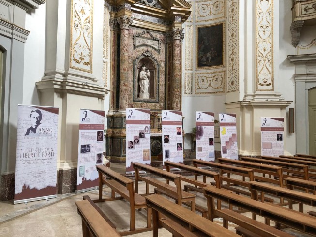  Altare della Madonna di Monserrato e mostra itinerante sturziana.