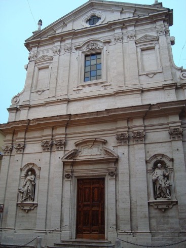  La facciata della Chiesa del Gesù - Frascati 