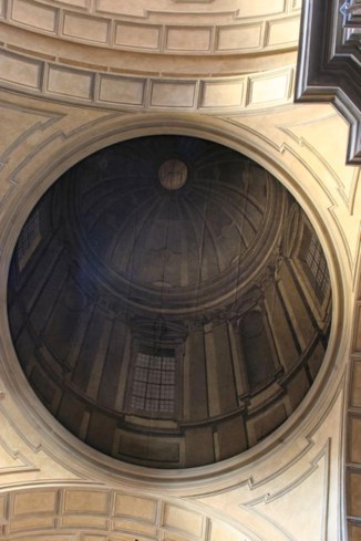  Vista della finta cupola all'altezza del presbiterio,  tempera su tela.