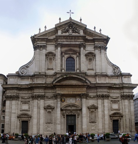  La facciata  della Chiesa di Sant'Ignazio di Loyola in Campo Marzio