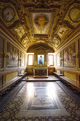  Cappella di Santacroce - Borghese, ora Sala Capitolare.
Ortensia Borghese, cognata di Paolo V, morta nel 1616, è l'unica donna sepolta nell'eremo