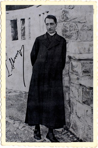  Luigi Sturzo appena ordinato sacerdote (1894). Foto con firma autografa.
