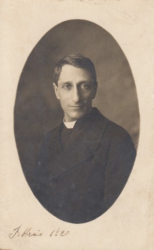  Luigi Sturzo in una rara foto di posa. La data 1920 è successiva. 