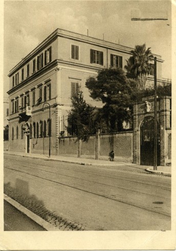  Casa generalizia delle Figlie della Carità canossiane, residenza romana di Sturzo. Cartolina postale del 1946.