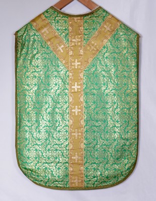 Manifattura italiana sec. XX, Pianeta verde con ornamenti dorati