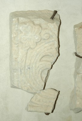 Marmoraro campano sec. IX - X, Frammento di transenna con fiore