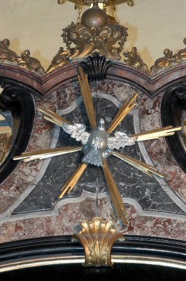 Bottega lombarda sec. XVIII, Fastigio con Colomba dello Spirito Santo
