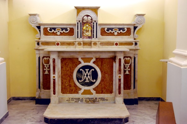 Ambito dell'Italia sett. (1954), Altare della Madonna del rosario