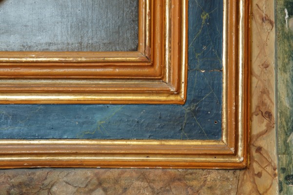 Bott. dell'Italia centr. sec. XVII, Cornice in legno dipinto verde e dorato