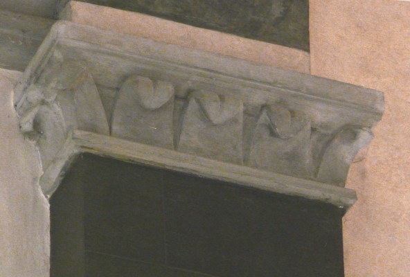 Guido da Lucca (1211-1220), Capitello scolpito a grandi foglioni