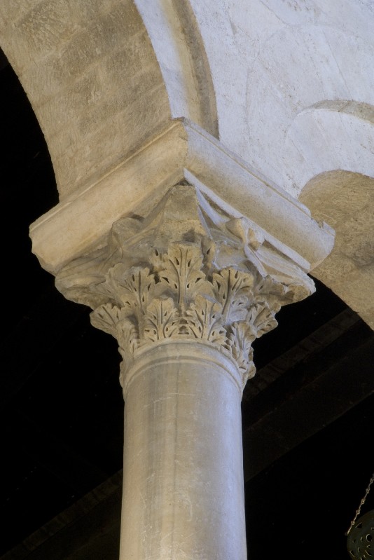 Marmoraio bizantino sec. V, Capitello con foglie d'acanto
