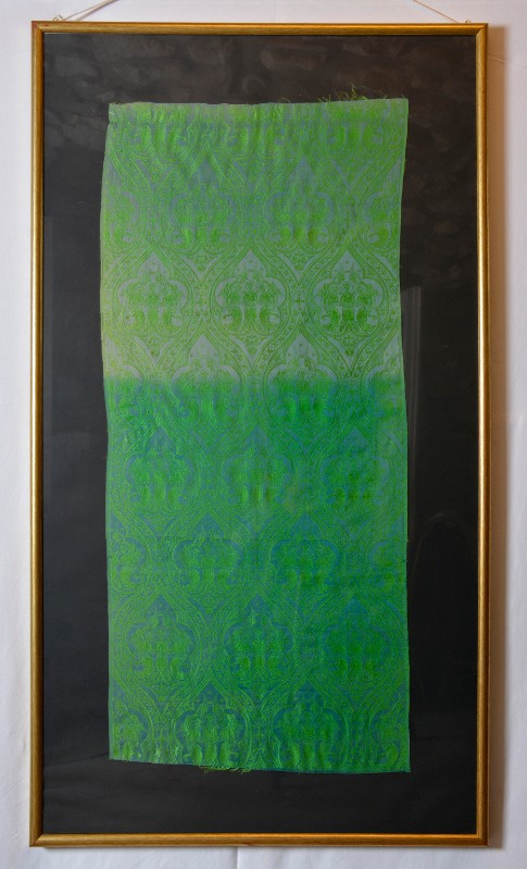 Ditta Viesi D. (?) sec. XIX-XX, Scampolo di tessuto verde entro cornice
