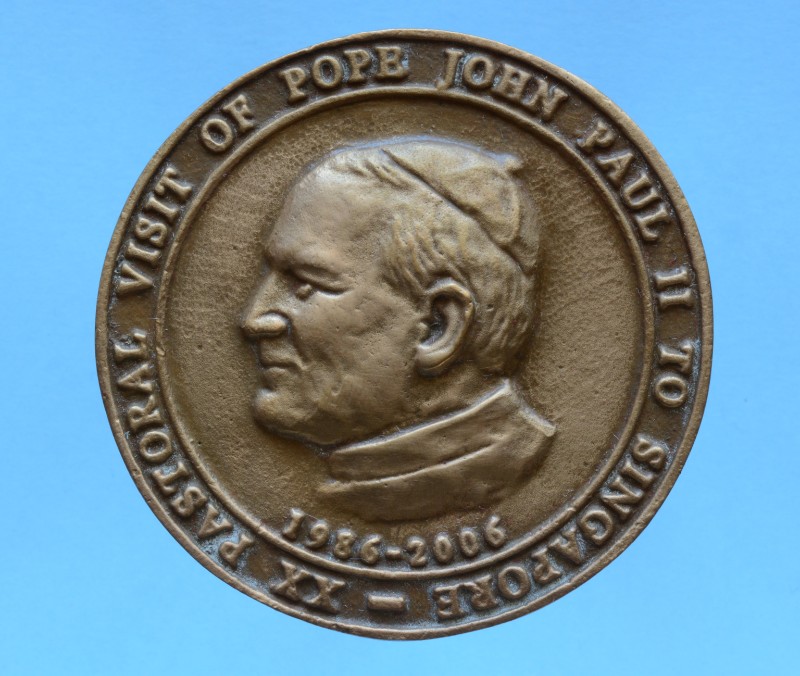 Produzione di Singapore (2006), Medaglia di Papa Giovanni Paolo II