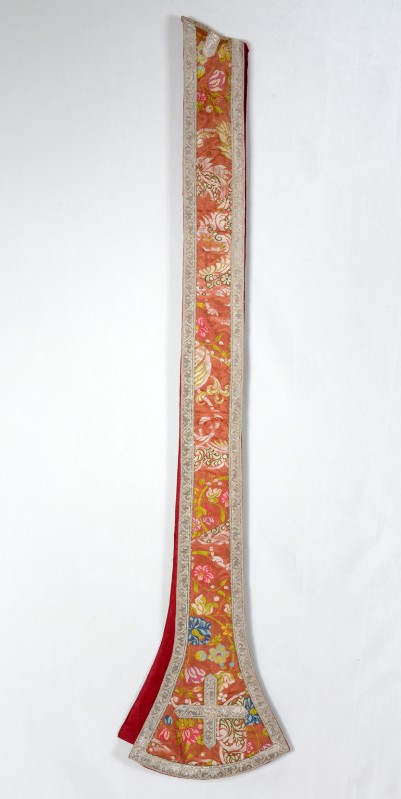 Manifattura italiana seconda metà sec. XIX, Stola rosacea con ornato a maglie