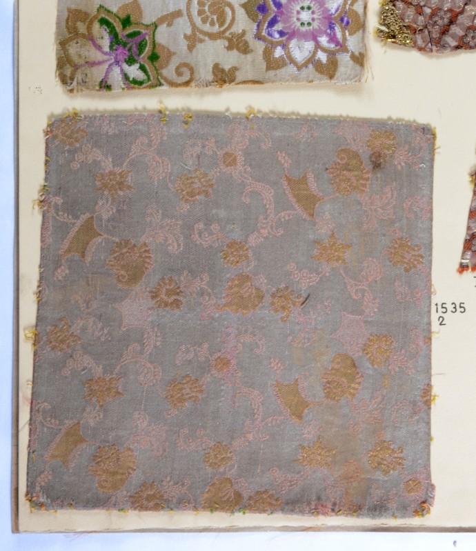 Manifattura veneziana (?) fine sec. XVII, Frammento di borsa di corporale rosa