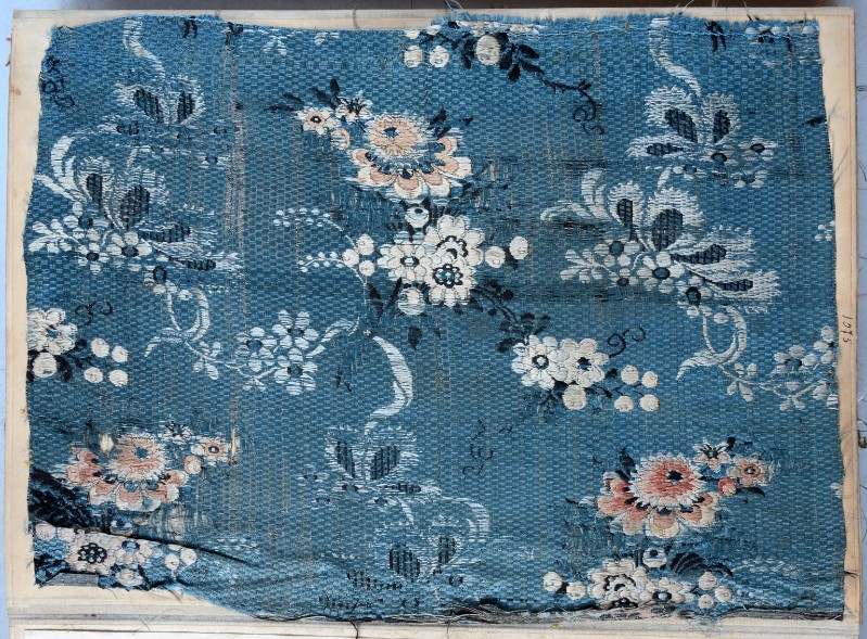 Manifattura goriziana (?) ultimo quarto sec. XVIII, Scampolo azzurro a fiori