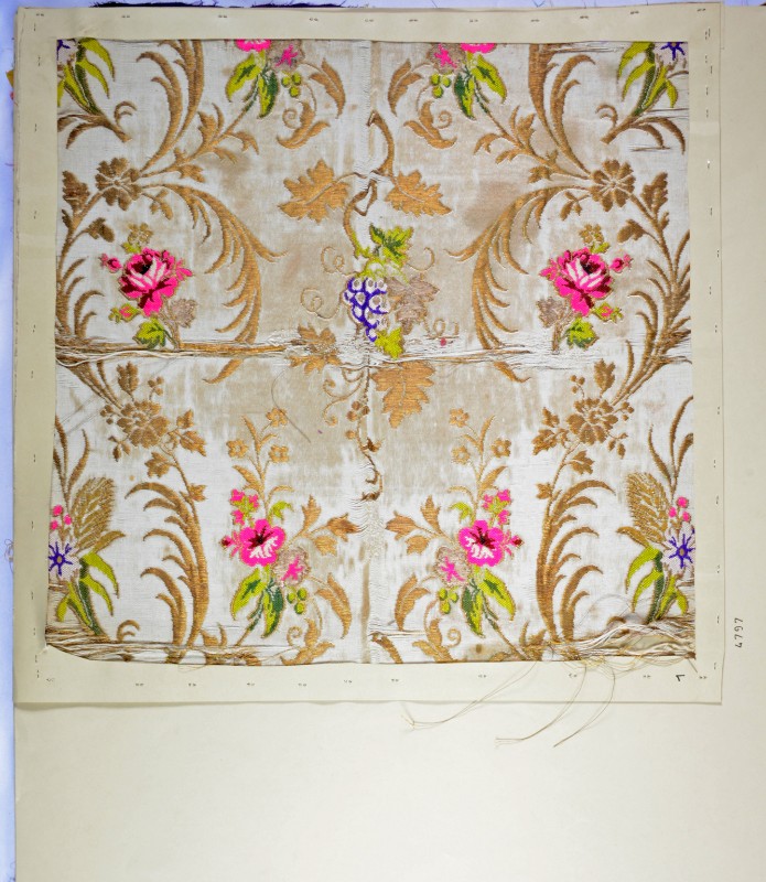 Manifattura italiana sec. XIX-XX, Scampolo bianco con fiori