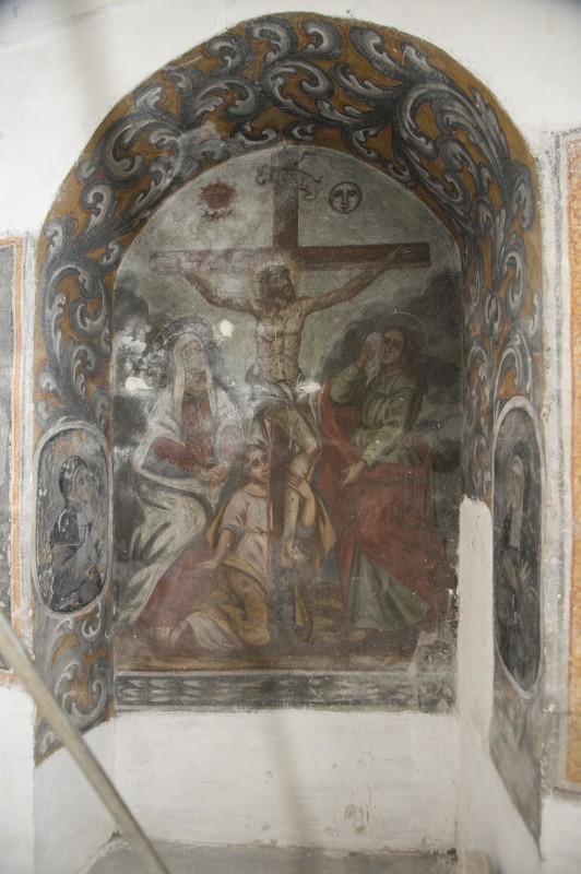 Ambito pugliese sec. XVIII, Dipinto murale della Crocifissione e sante monache