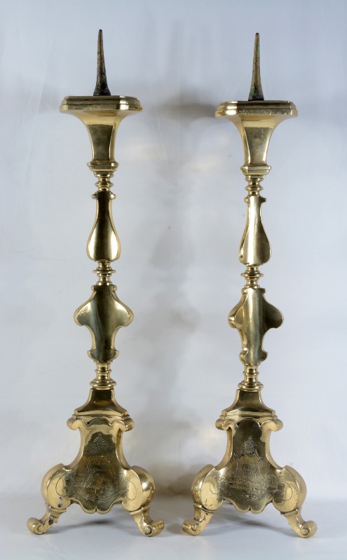 Prod. trentina (1726), Due candelieri d'altare dono De Grandi