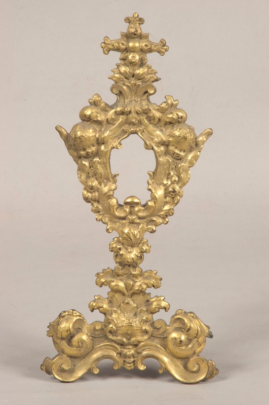 Bottega trentina prima metà sec. XVIII, Reliquiario a ostensorio in rame dorato