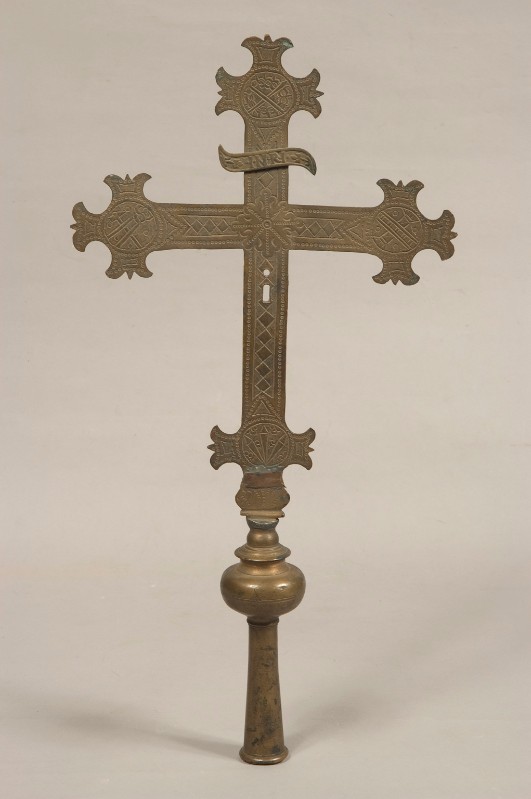 Bottega trentina (1609), Croce astile
