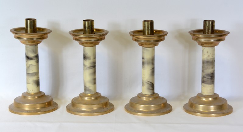 Produzione italiana sec. XX, Quattro candelieri da altare piccoli