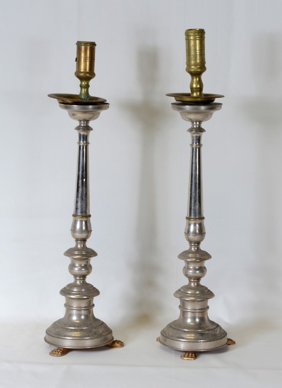 Produzione italiana fine sec. XIX, Coppia di candelieri da altare grandi