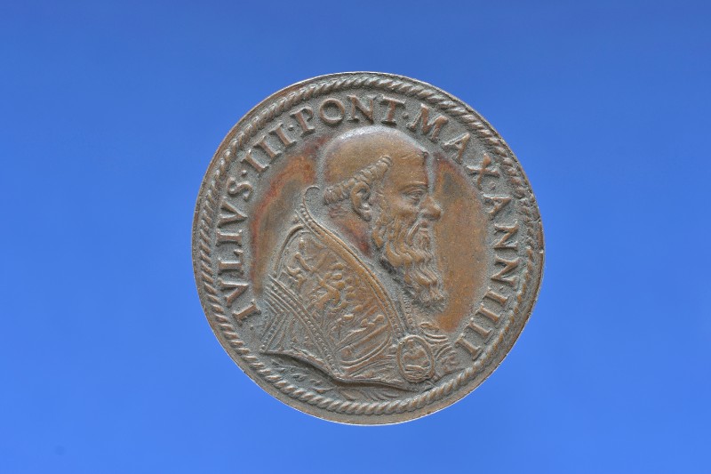 Bottega romana secc. XVI-XVII, Medaglia di Giulio III