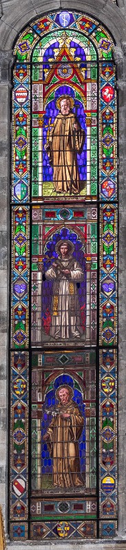 Ditta De Matteis (1897), Vetrata dipinta con santi