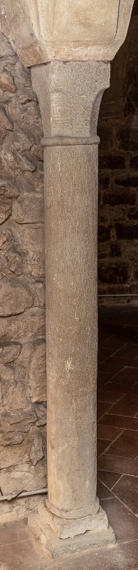 Bottega fiorentina sec. XI, Colonna con capitello decussato 1/4