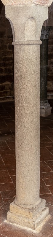 Bottega fiorentina sec. XI, Colonna con capitello decussato 3/4