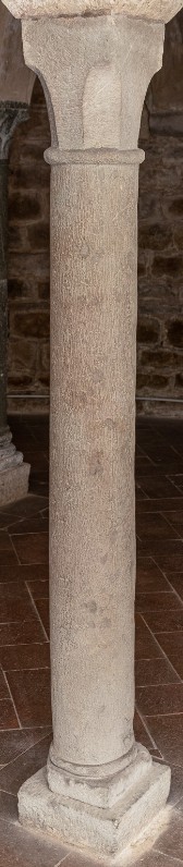 Bottega fiorentina sec. XI, Colonna con capitello decussato 4/4