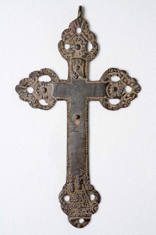 Bottega trentina sec. XVIII, Croce pettorale in bronzo