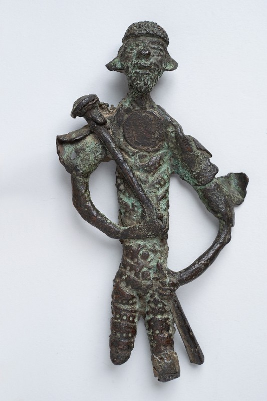 Bott. veneta sec. VIII, Figura maschile con calco di un follis di Costantino