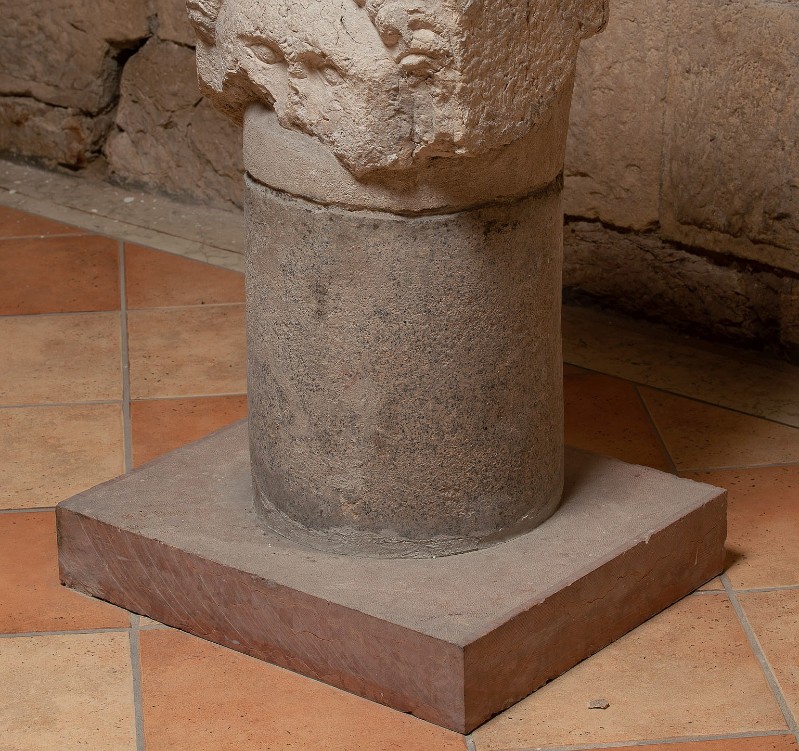 Bott. romana secc. I-V, Frammento di colonna