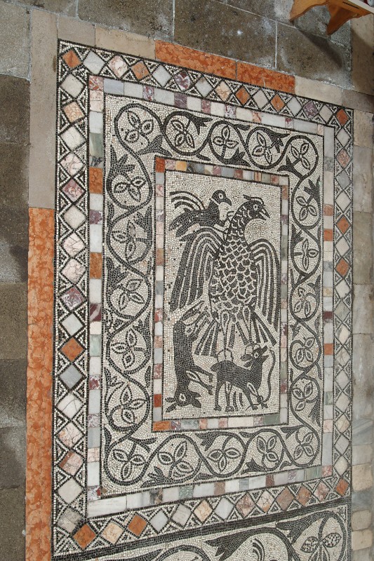 Maestranze venete sec. XI, Mosaico pavimentale con animali simbolici