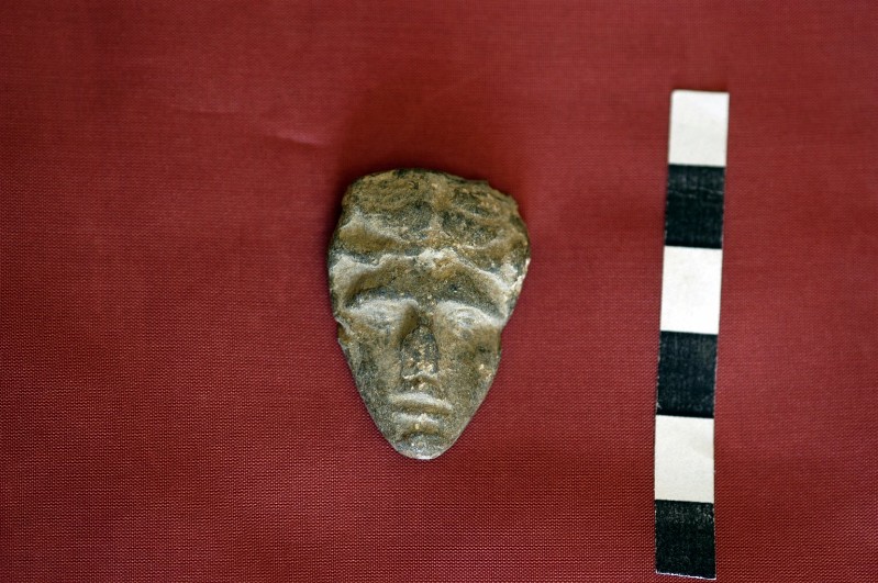 Bott. dell'Italia meridionale sec. IV-III a. C., Testina femminile grande